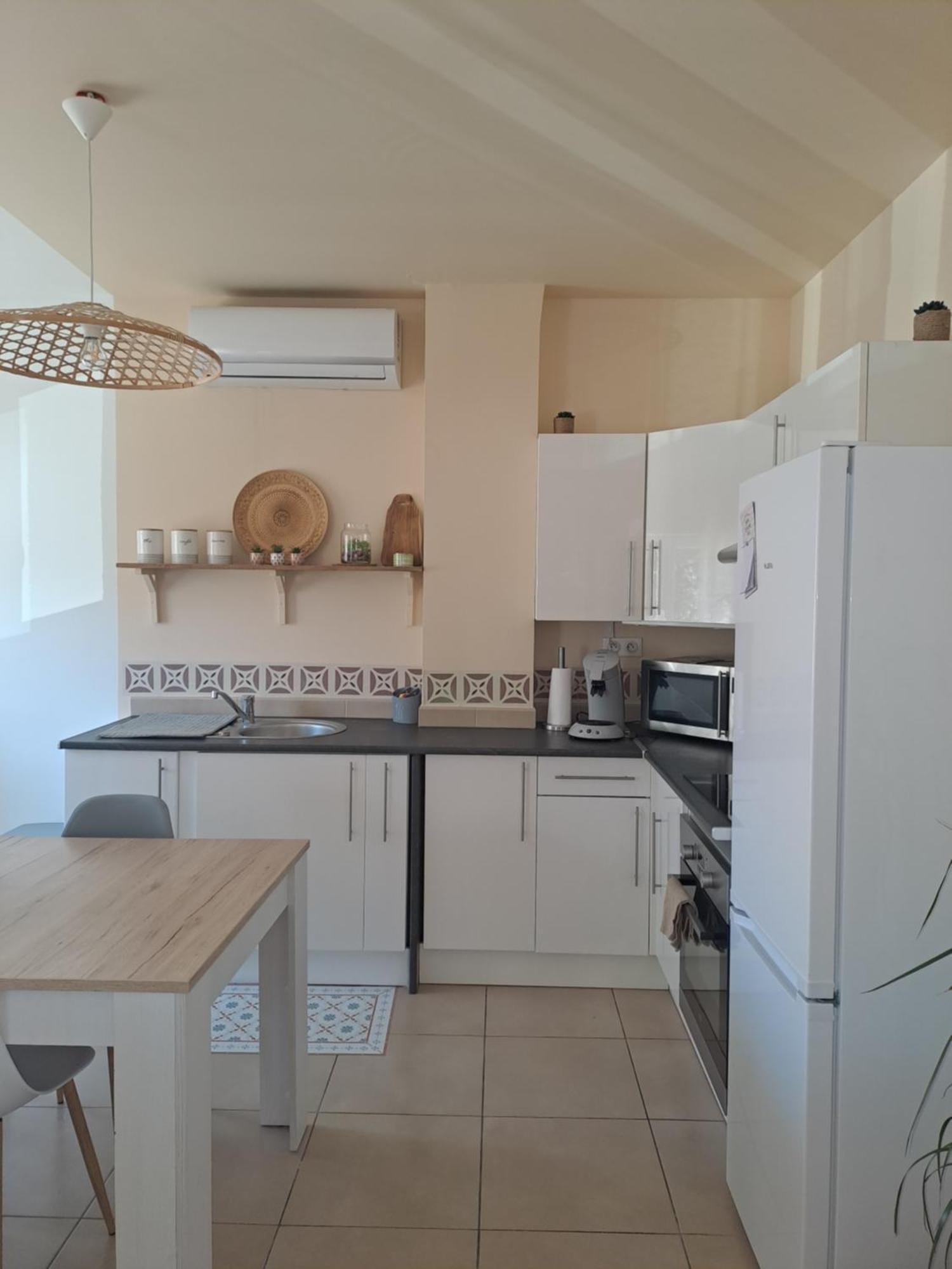 T2 Refait A Neuf Calme Et Agreable Apartment Narbonne Luaran gambar